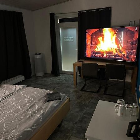 Hamdorf Ubernachtungsmoglichkeit Und Monteurzimmer 아파트 외부 사진